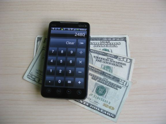 Android_Smartphone_with_Money