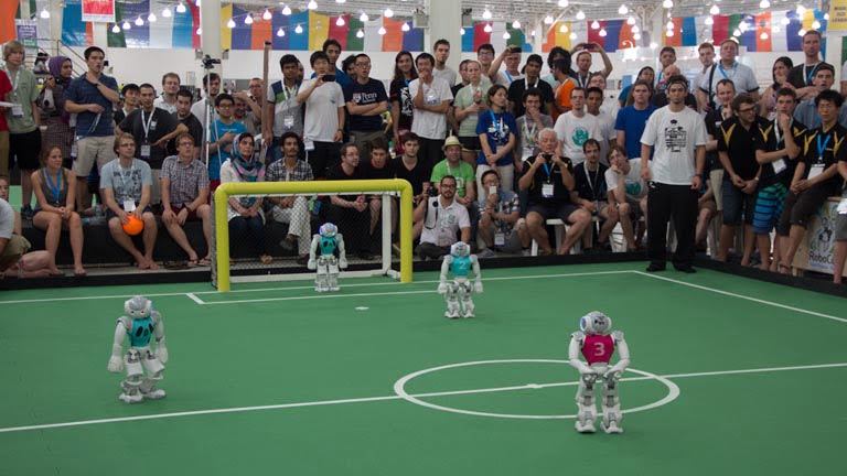 Futbolcu robotlar Koç Müzesi’nde karşılaşacak