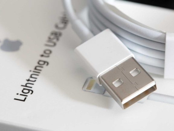 a-reversible-usb-charger