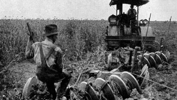 Agriculture_(Plowing)_CNE-v1-p58-H