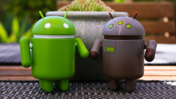 google-android-couple-desktop