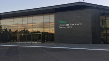 Hewlett Packard Enterprise installs new signage on the exterior of its Palo Alto, CA headquarters. CREDIT: Hewlett Packard Enterprise