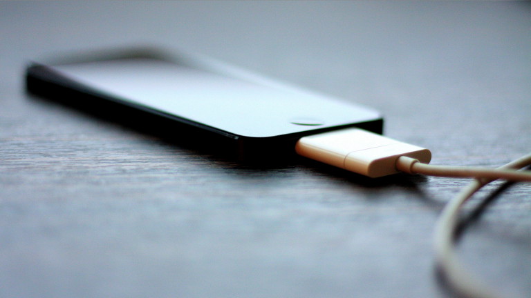5-Myths-About-Phone-Charging-Debunked