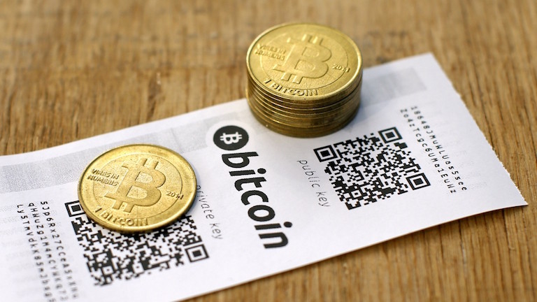 Bitcoin 10 bin doları geçti