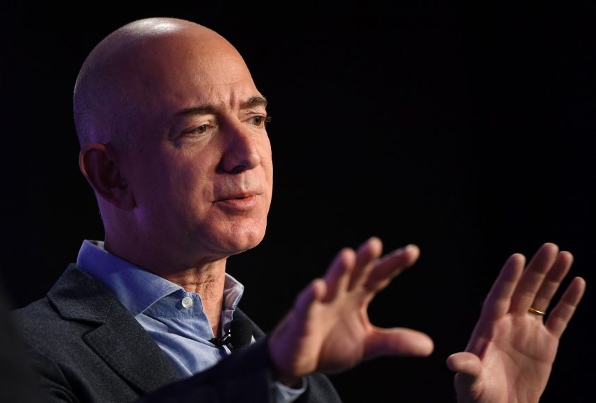 Jeff Bezos artık dünyanın en zengin insanı