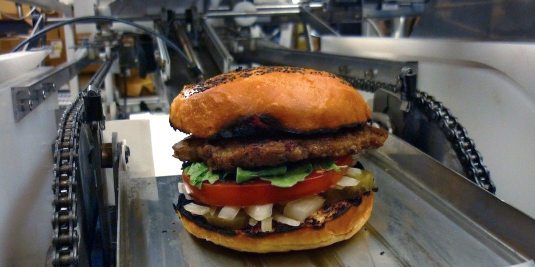 Saatte 400 hamburger yapan robot