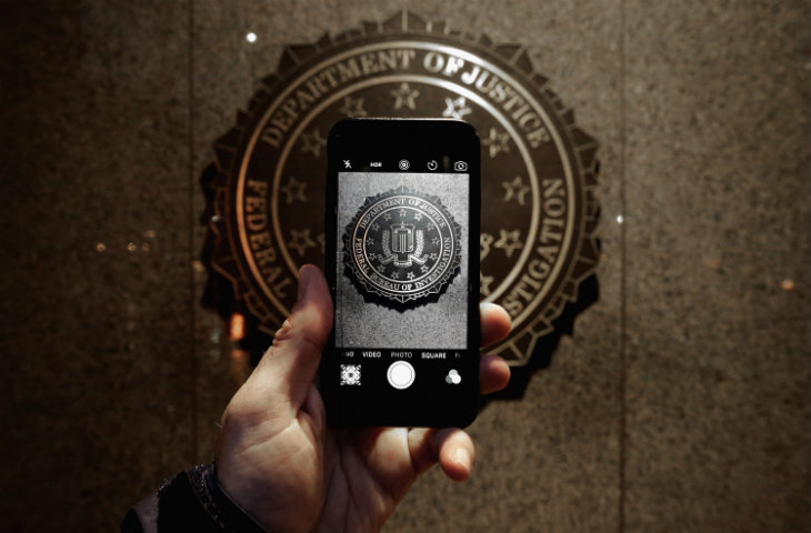 FBI 7000 şifreli mobil cihazı açmaya çalıştı
