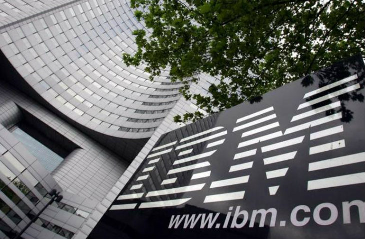 IBM gelirleri düştü