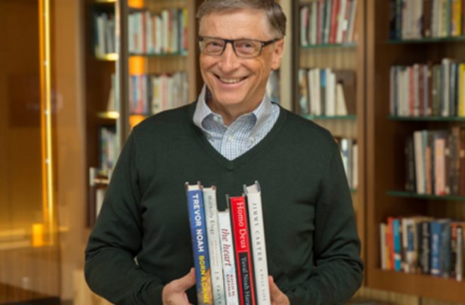 Bill Gates, yaptığı açıklamada gençlere, hayatta çalışmaktan daha fazlası olduğunu unutmamaları gerektiğini söyledi. Gates, yaşlanıp baba olana kadar "hayatta çalışmaktan daha fazlası olduğunu" fark etmediğini söyledi.