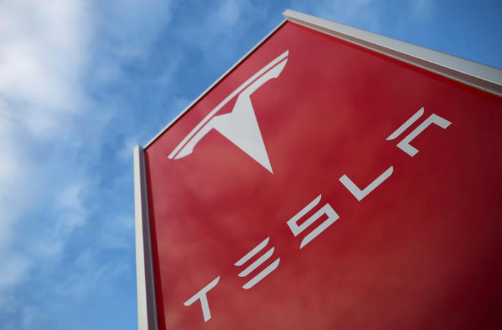 Tesla eski çalışanından 167 milyon dolar istiyor