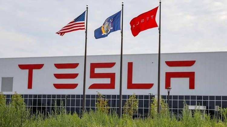 Tesla'nın güneş panelleri alev aldı