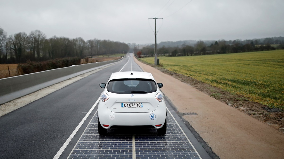 Güneş enerjili yol