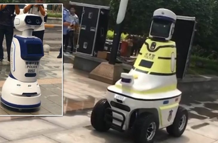 Robot trafik polisleri