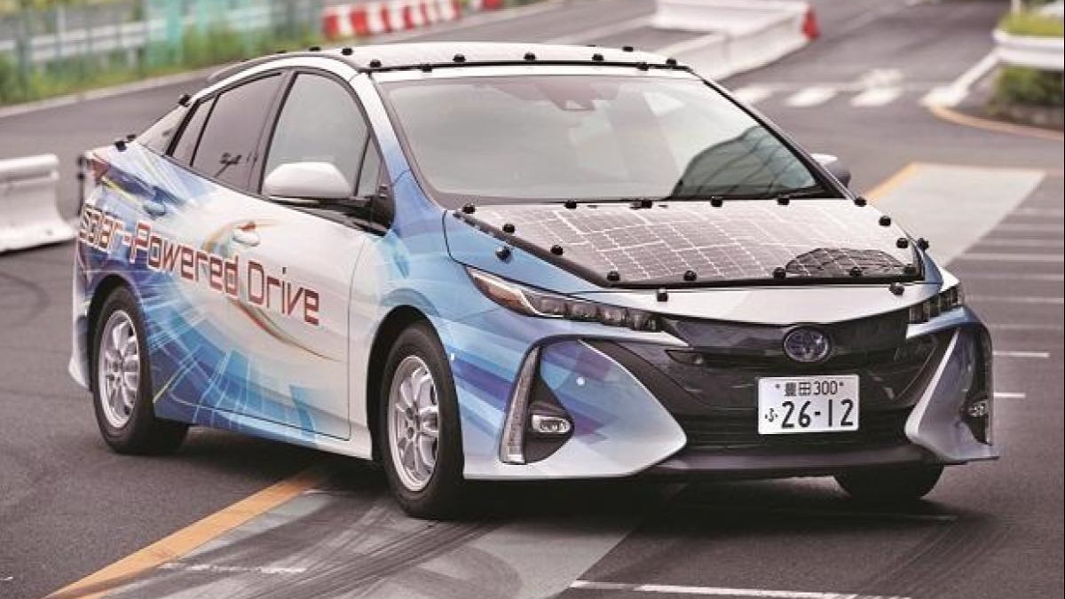 Toyota güneş enerjili araba