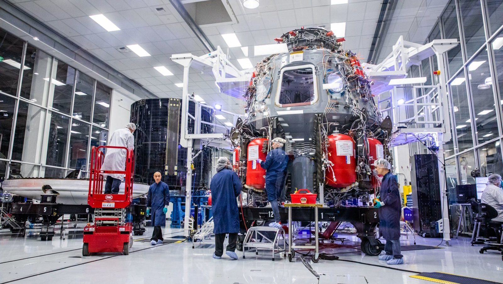 SpaceX’in CrewDragon testleri başlıyor
