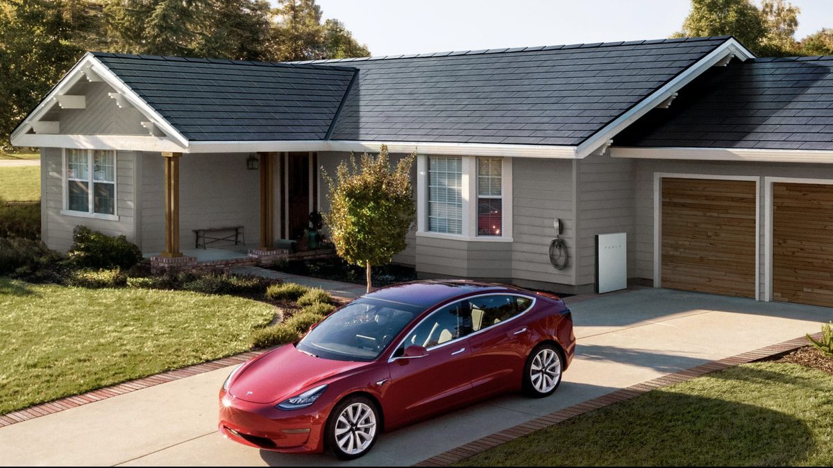 Tesla kolay takılan güneş panellerini tanıttı