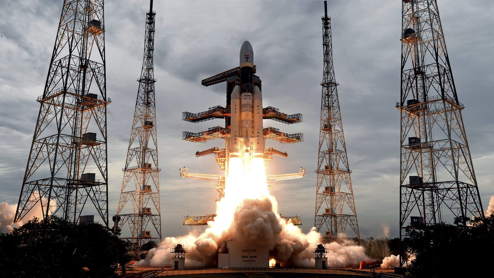 Hindistan'ın uzay gemisi Ay'a düşmüş