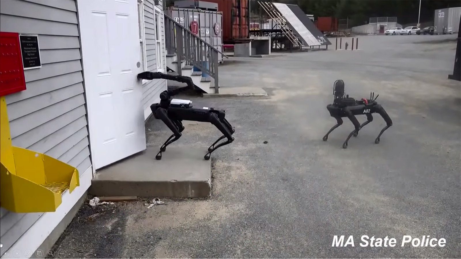 ABD polisi robot köpekleri test ediyor