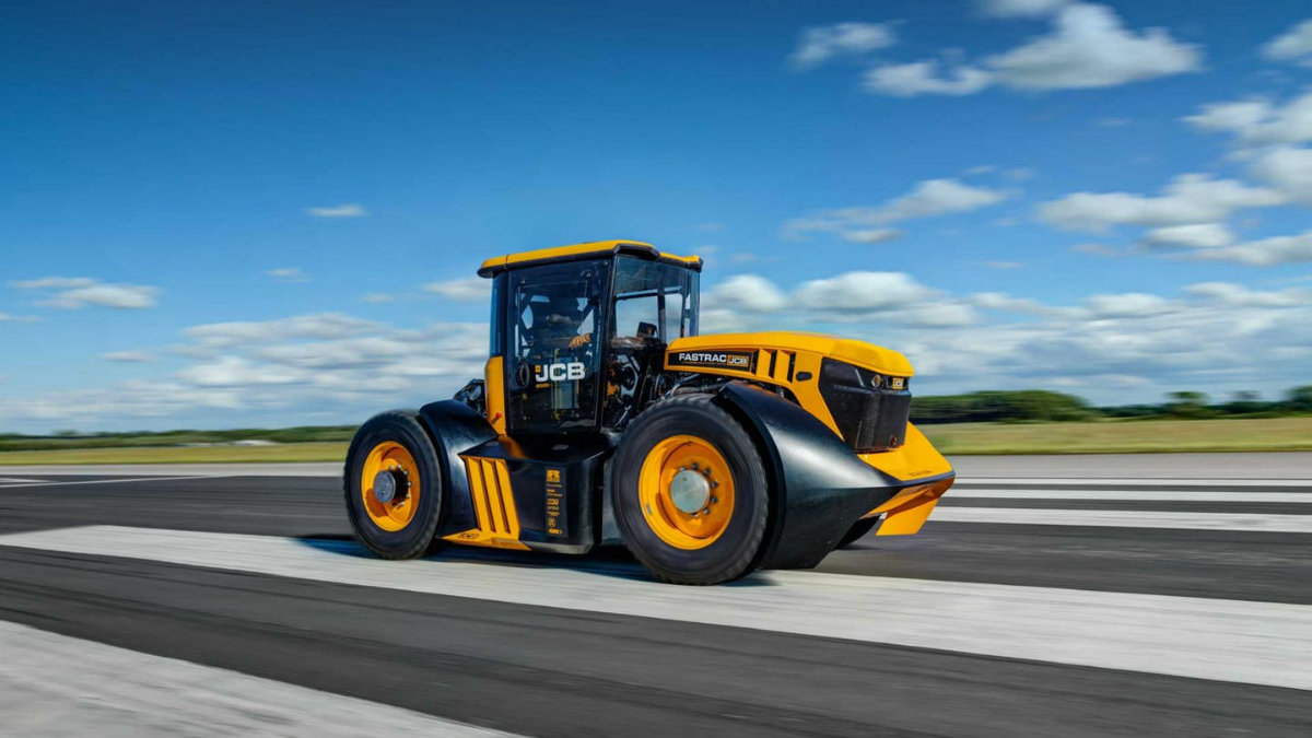 Dünyanın en hızlı traktörü üretildi