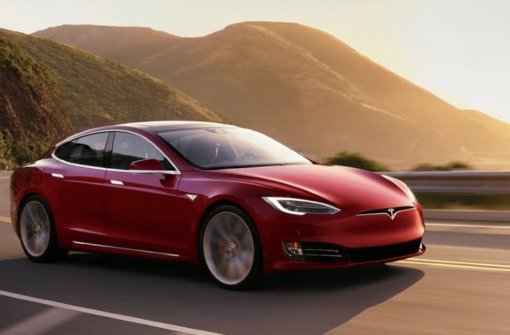 Son 10 yılın en iyi aracı Tesla