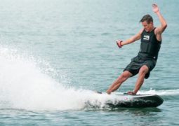 Elektrikli sörf tahtası tanıtıldı