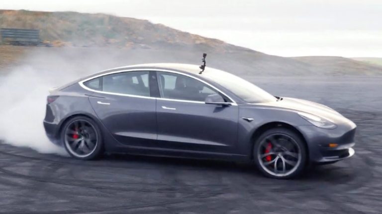 Tesla Model 3 donanım paketi