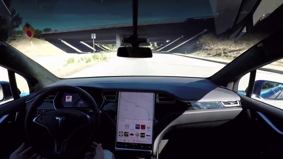Tesla seviye 5 otonom sürüş için çalışıyor
