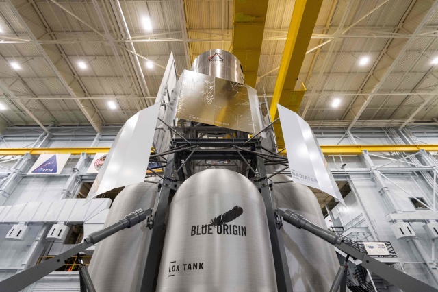 Jeff Bezos'un uzay gemisi maketi NASA'ya ulaştı