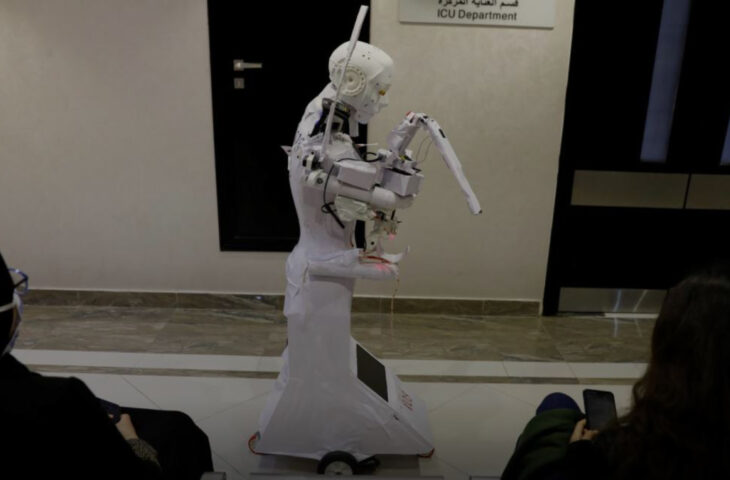 Robot ile hasta teması