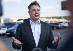 Elon Musk ile Apple