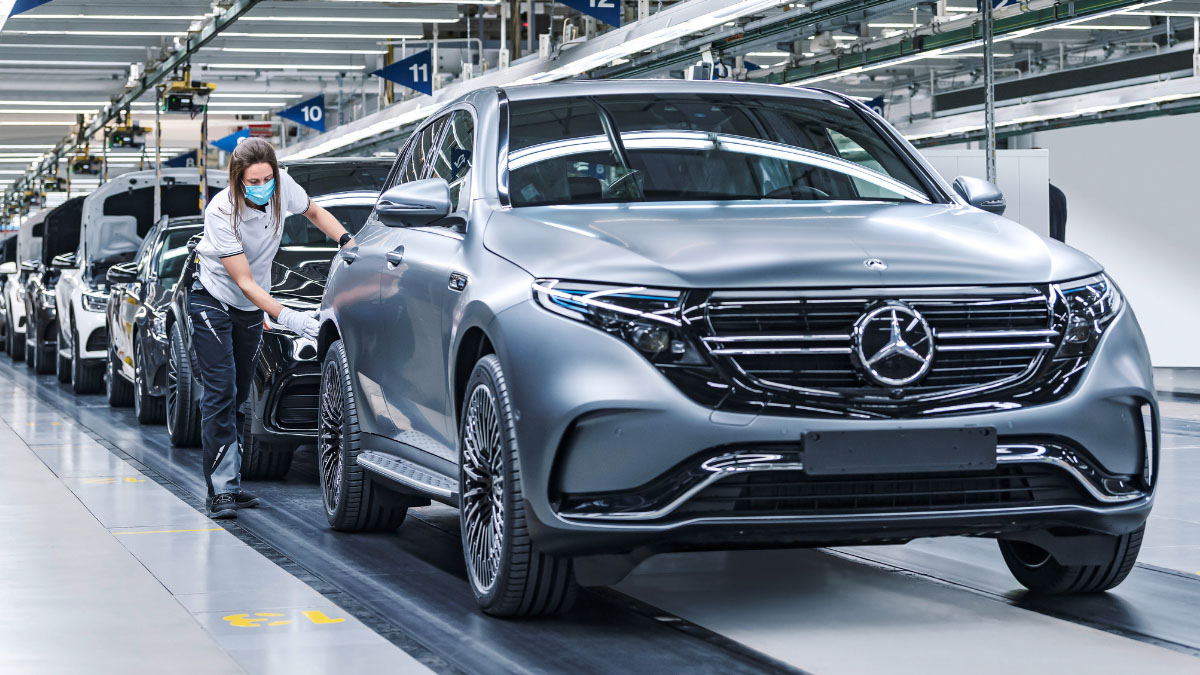 Mercedes-Benz 50 milyona merhaba dedi