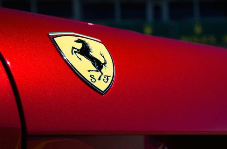 Ferrari elektrikli araç