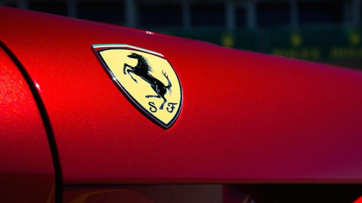 Ferrari elektrikli araç