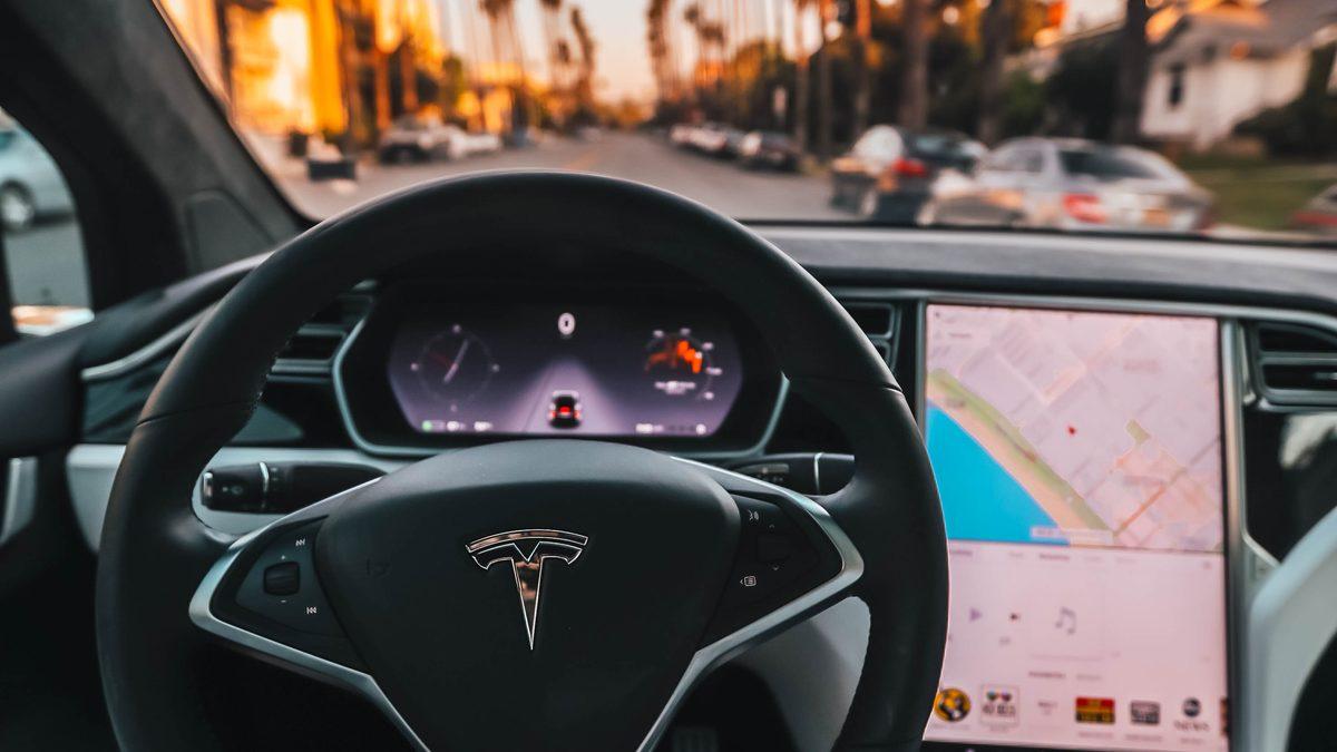 Tesla araç sigortasını piyasaya sürdü