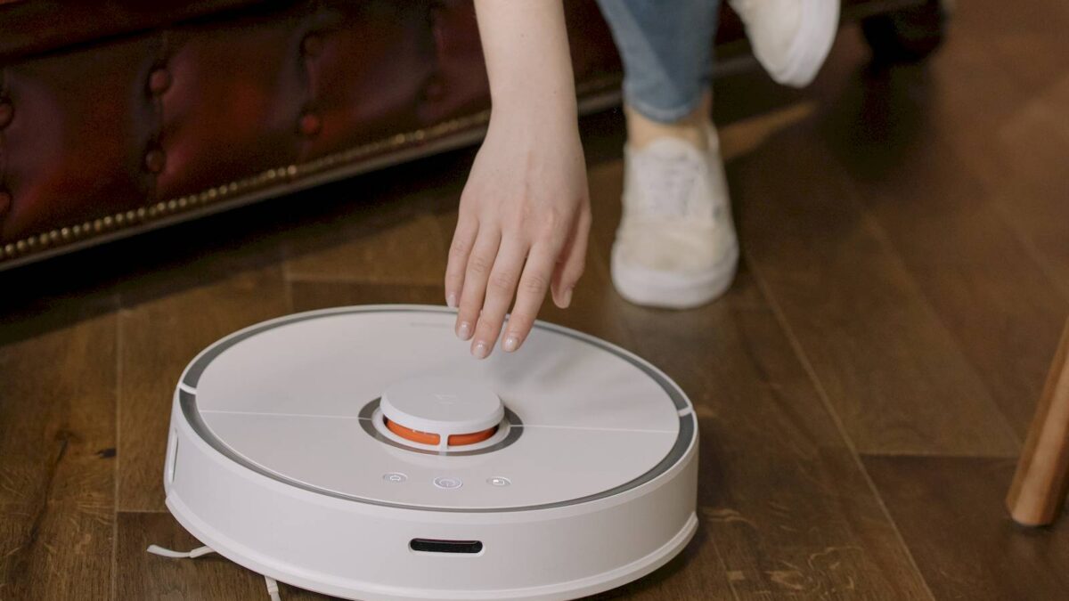 Amazon ve iRobot