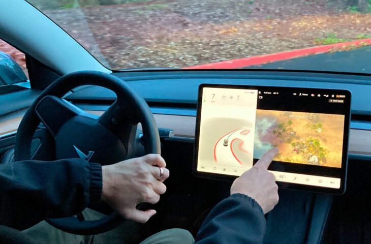 Tesla hareket halinde video oyun