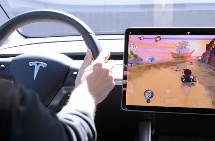 Tesla oyun özelliği