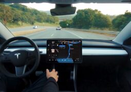 Tesla tam otonom sürüş