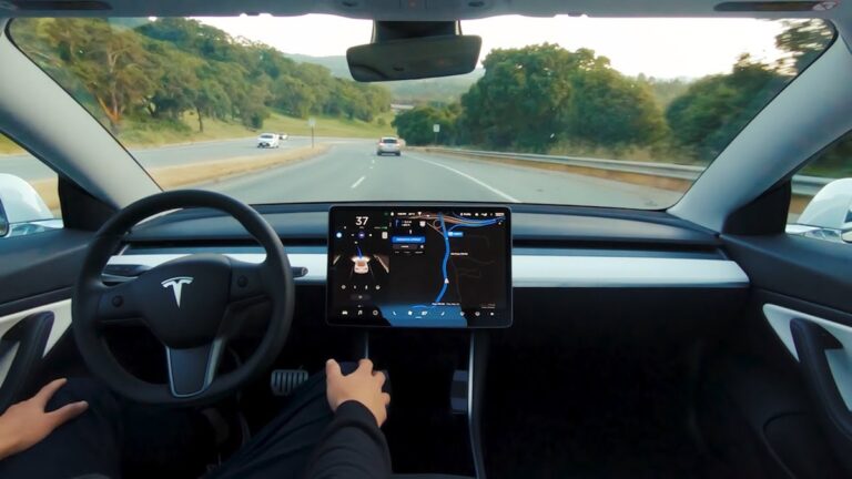 Tesla tam otonom sürüş