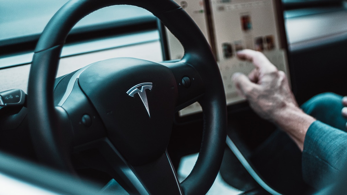 Tesla toplam iş gücünü azaltacak