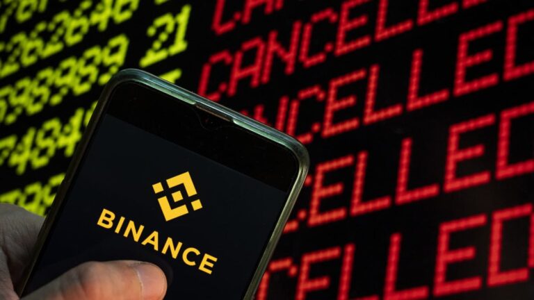 Binance, kripto dünyası üzerinde yapılan spekülatif açıklamaları ve kripto hakkında yanlış bilinen gerçekleri açıklamayı sürdürüyor. Son olarak Binance Uyum Ekibi’nin deneyimli üyelerine göre, kripto, yasa dışı faaliyetlere şeffaflığı ve güvenliğiyle geçit vermiyor.