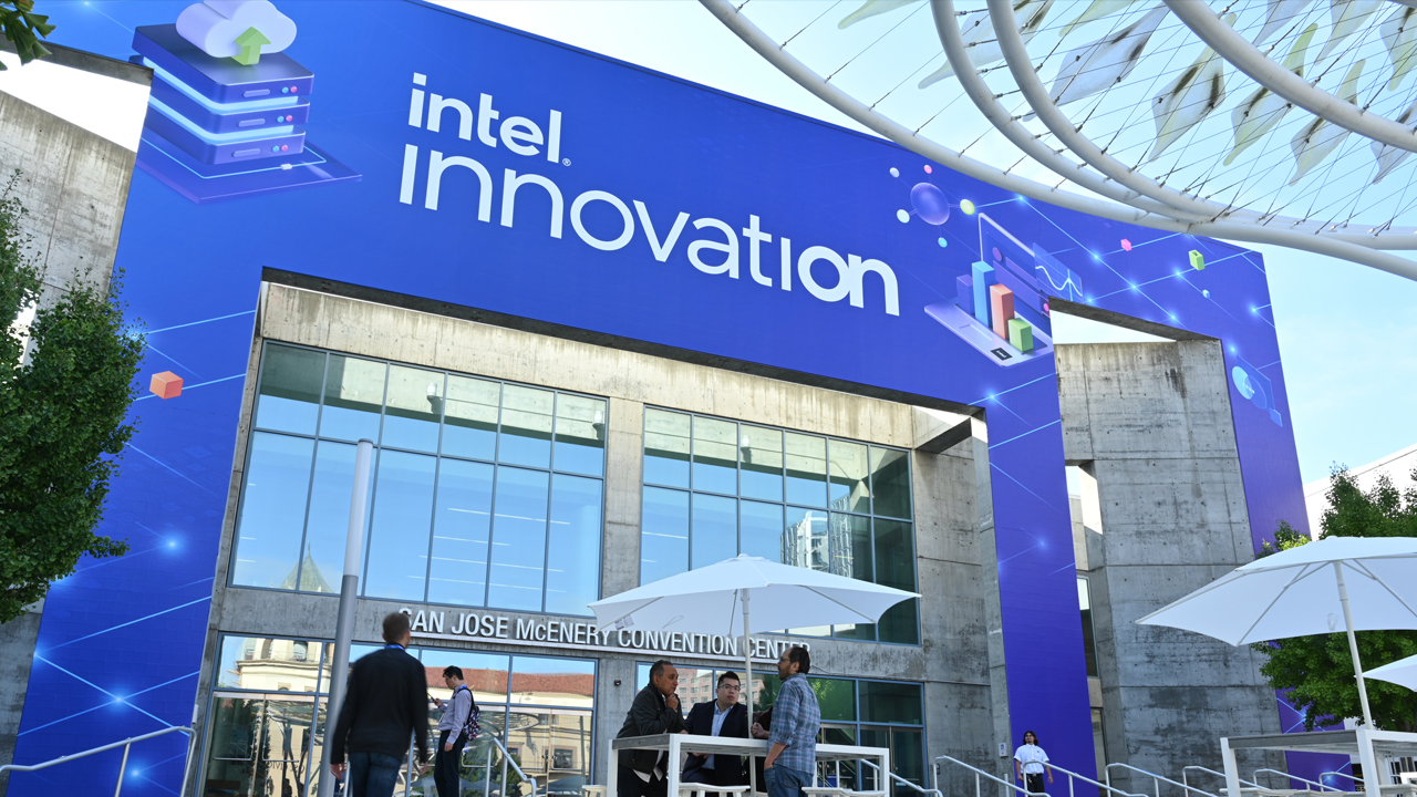 Intel açık, yazılım öncelikli yaklaşımla geliştirici inovasyonunu hızlandırıyor