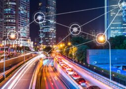 IoT sokak aydınlatma projesi karbon salınımını azaltıyor