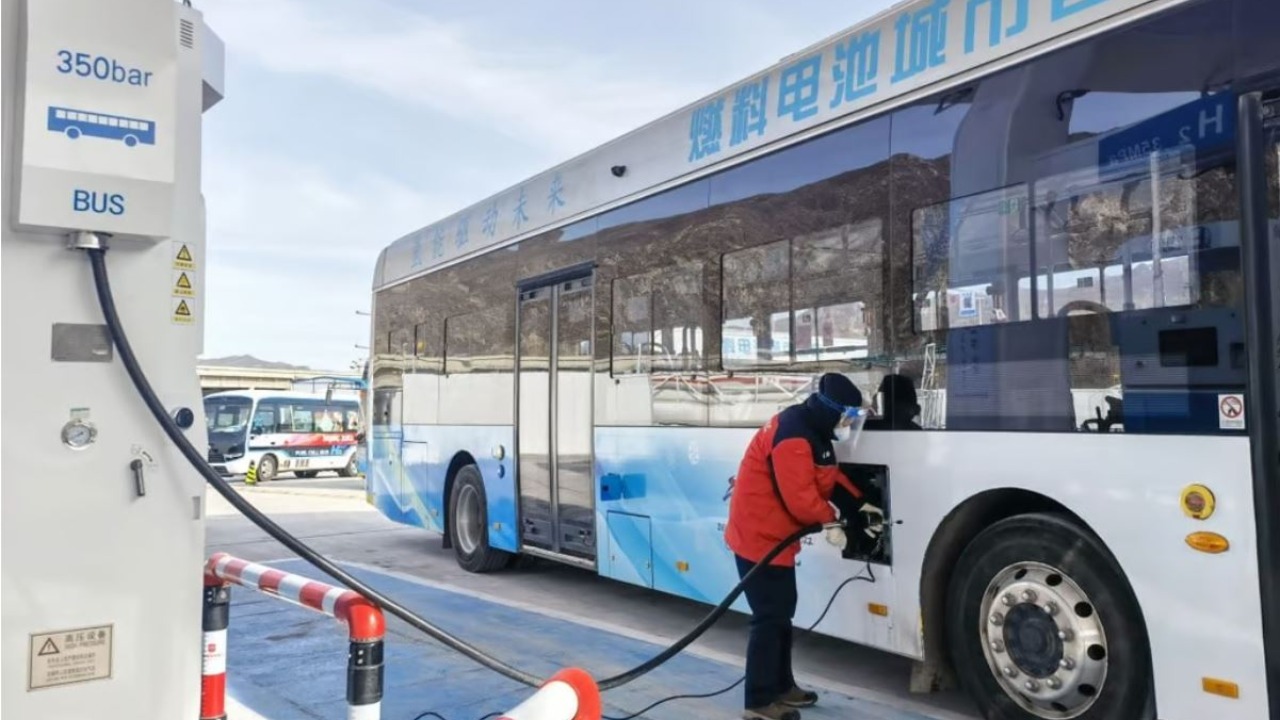 Hidrojen şarj ünitesi prototipi Tokyo’da tanıtıldı