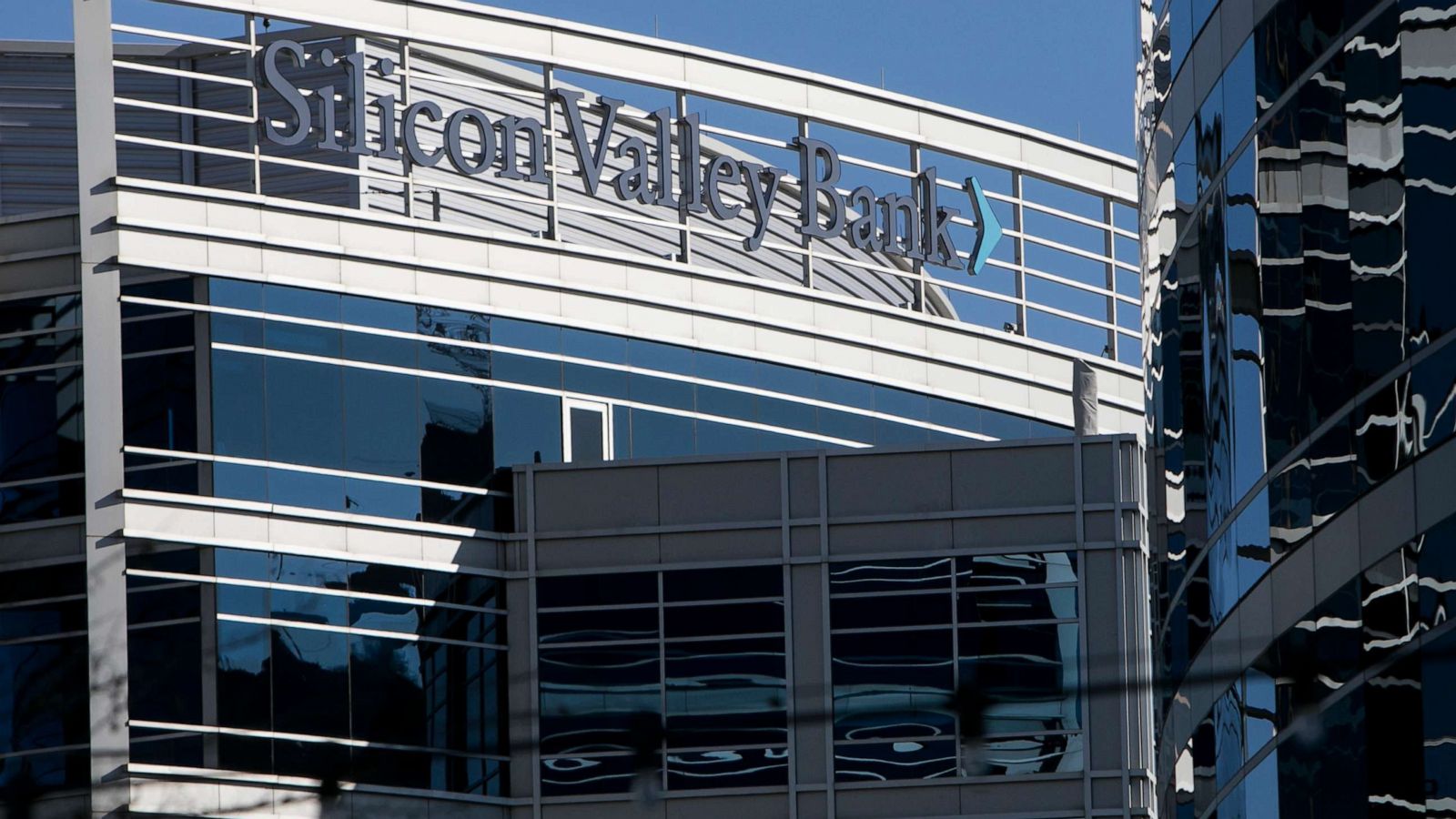 ABD’de Silikon Vadisi’ni besleyen Silicon Valley Bank battı!