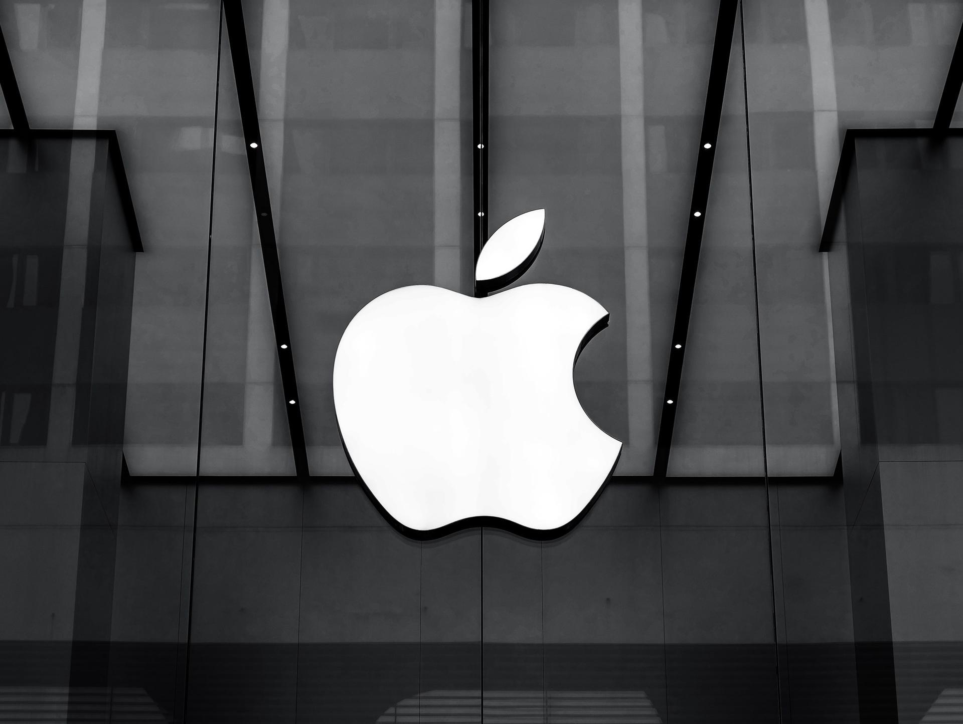 Eski Apple çalışanı şirketten 17 milyon dolar çaldı