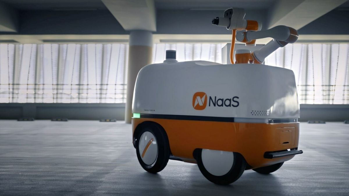 Otonom şarj robotu tanıtıldı