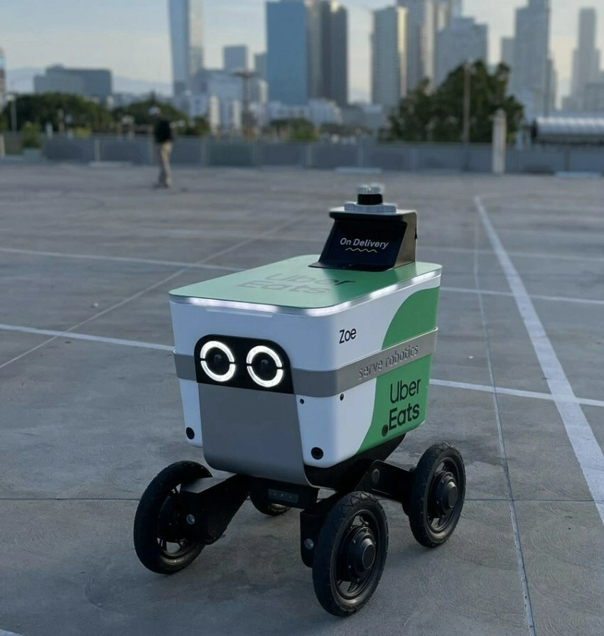 Yemek dağıtımı yapan 2.000 yeni robot geliyor