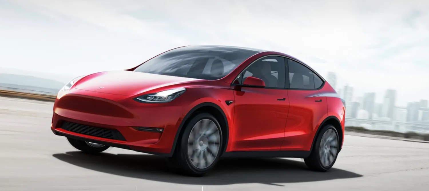 Tesla, otonom sürüş esnasında duran kamyona çarptı