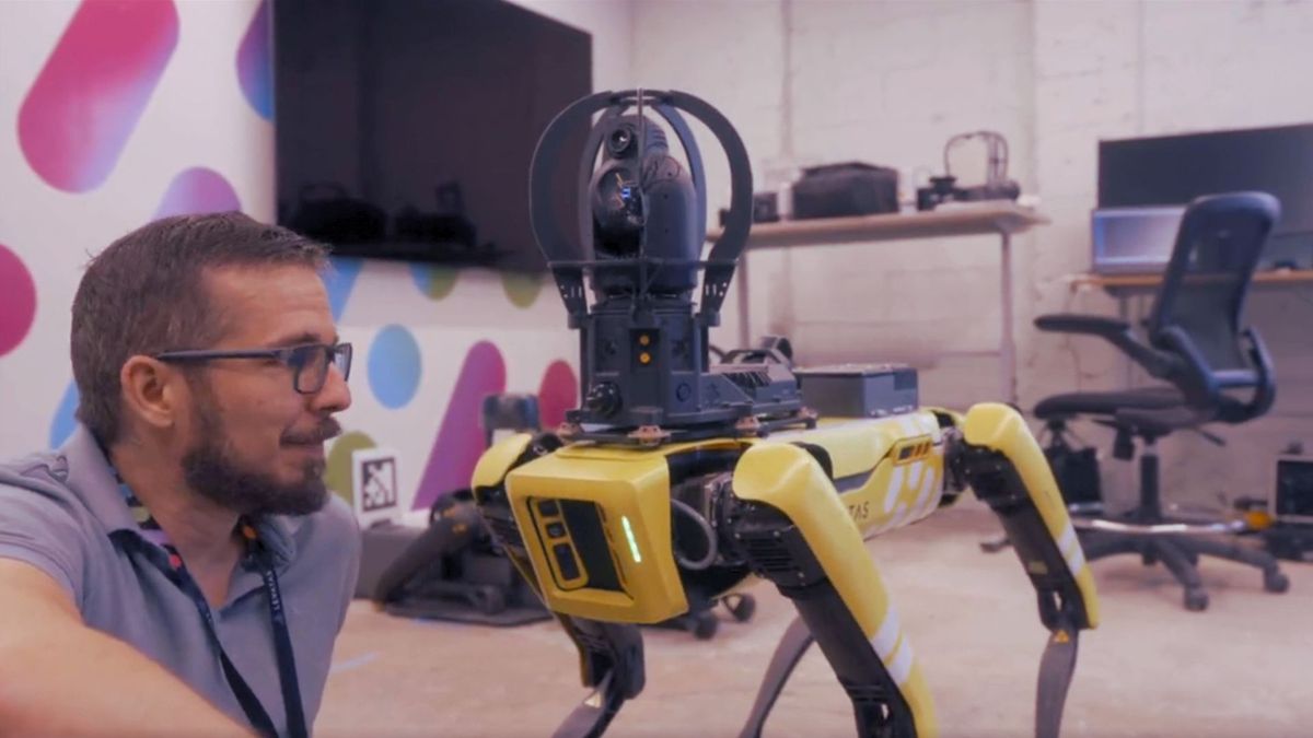 Robot köpek Spot artık konuşabiliyor